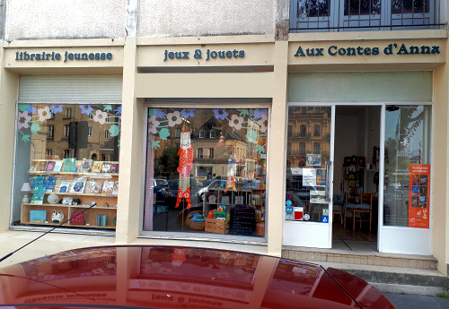Aux Contes d'Anna - 3 Place Turenne, 08200 Sedan