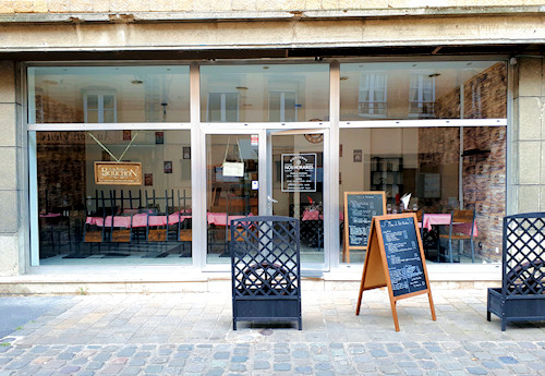 Le petit Bouchon - 4 Place de la Halle, 08200 Sedan