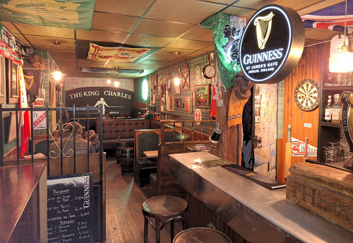 The King Charles - 18 Place D'Armes, 08200 Sedan